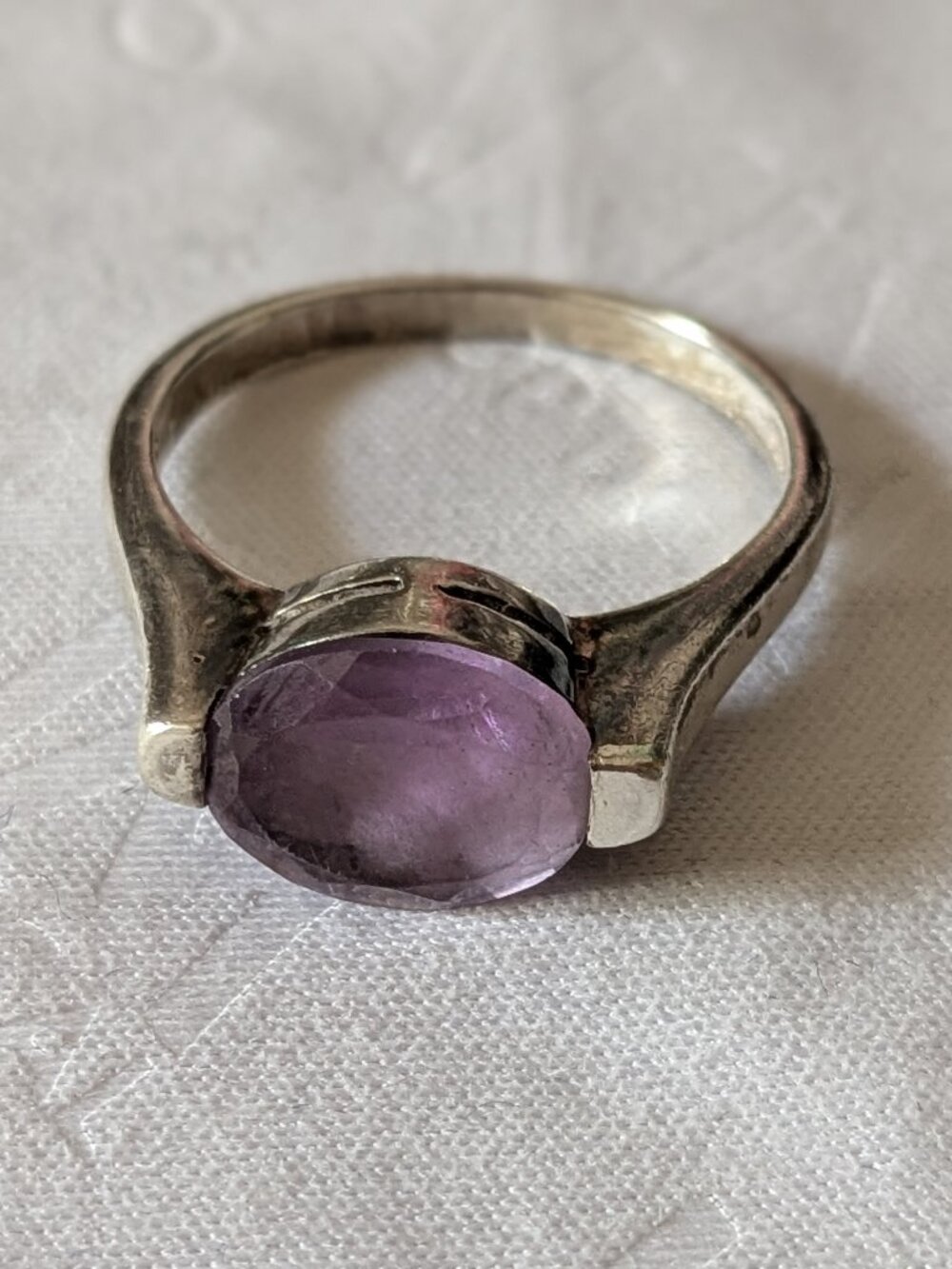 Vintage style sterling silver/amethyst ring